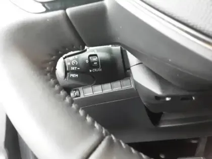 Photo 40 Peugeot 208  Hybrid 110 e-DCS6