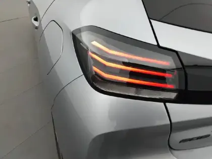 Photo 16 Peugeot 208  Hybrid 110 e-DCS6