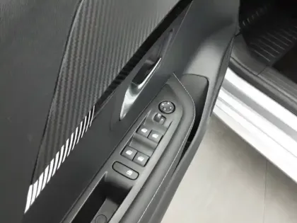 Photo 17 Peugeot 208  Hybrid 110 e-DCS6