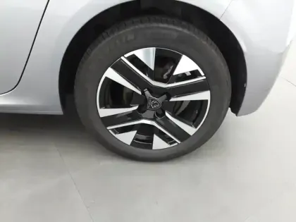 Photo 34 Peugeot 208  Hybrid 110 e-DCS6
