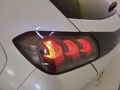 Photo 16 Peugeot 208  PureTech 100 S&S BVM6