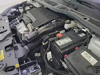 Photo 14 Peugeot 208  PureTech 100 S&S BVM6