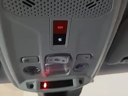 Photo 25 Peugeot 208  PureTech 100 S&S BVM6