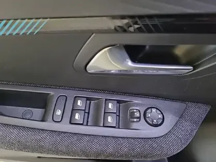 Photo 30 Peugeot 208  PureTech 100 S&S BVM6