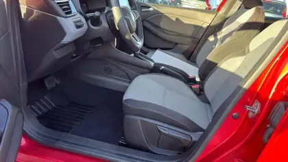 Photo 10 Renault Clio  E-Tech full hybrid 145