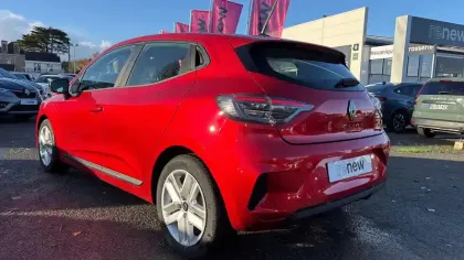 Photo 2 Renault Clio  E-Tech full hybrid 145