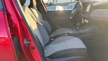 Photo 18 Renault Clio  E-Tech full hybrid 145