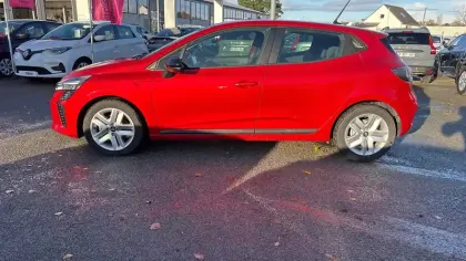 Photo 1 Renault Clio  E-Tech full hybrid 145