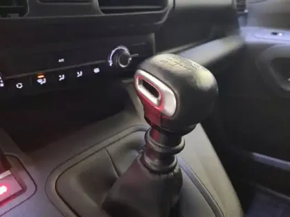 Photo 13 Peugeot Partner  FOURGON M 950 KG BLUEHDI 100 S&S BVM6