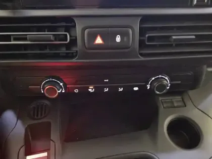 Photo 24 Peugeot Partner  FOURGON M 950 KG BLUEHDI 100 S&S BVM6