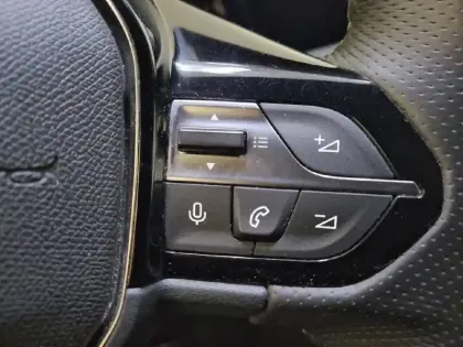 Photo 28 Peugeot 308  SW BlueHDi 130ch S&S EAT8