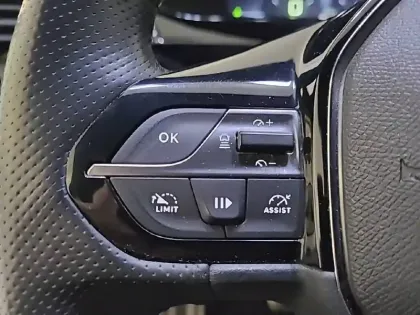 Photo 27 Peugeot 308  SW BlueHDi 130ch S&S EAT8