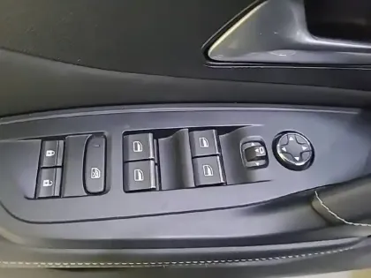 Photo 29 Peugeot 308  SW BlueHDi 130ch S&S EAT8