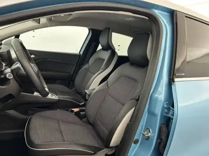 Photo 8 Renault Captur  E-Tech Plug-in 160 - 21