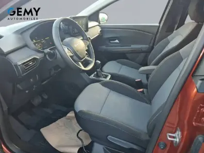 Photo 8 Dacia Jogger  Hybrid 140 7 places GSR2