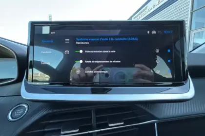 Photo 17 Peugeot 208  Hybrid 110 e-DCS6