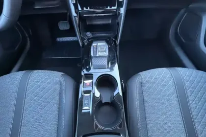 Photo 13 Peugeot 208  Hybrid 110 e-DCS6