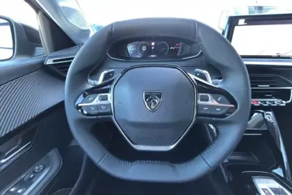 Photo 12 Peugeot 208  Hybrid 110 e-DCS6