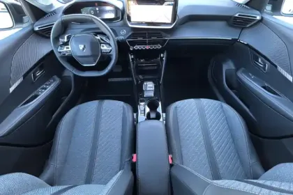 Photo 11 Peugeot 208  Hybrid 110 e-DCS6