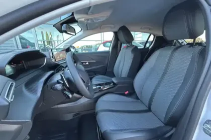 Photo 8 Peugeot 208  Hybrid 110 e-DCS6