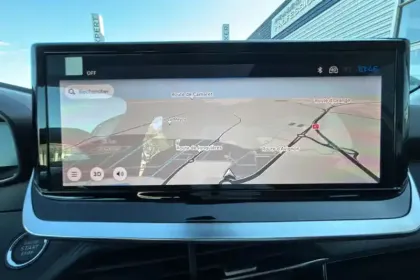 Photo 16 Peugeot 208  Hybrid 110 e-DCS6