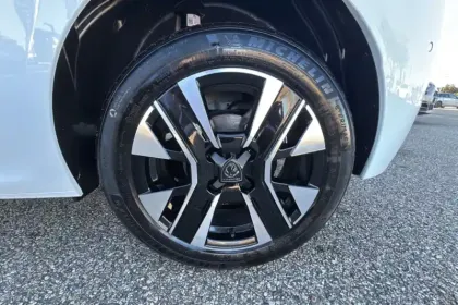 Photo 23 Peugeot 208  Hybrid 110 e-DCS6