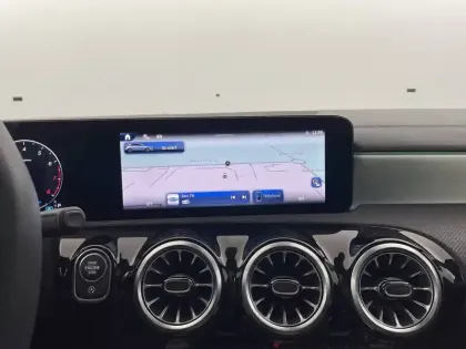 Photo 90 Mercedes Classe A  200 7G-DCT