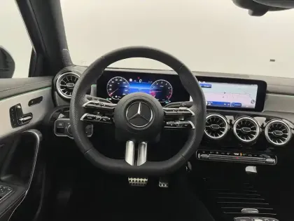 Photo 21 Mercedes Classe A  200 7G-DCT