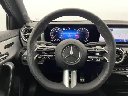 Photo 57 Mercedes Classe A  200 7G-DCT