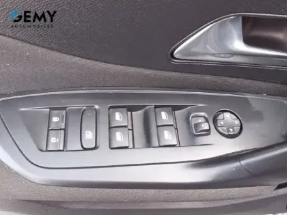 Photo 11 Peugeot 308  SW PureTech 110ch S&S BVM6