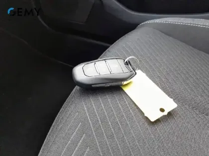 Photo 23 Peugeot 308  SW PureTech 110ch S&S BVM6