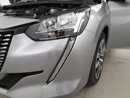 Photo 15 Peugeot 208  PureTech 75 S&S BVM5