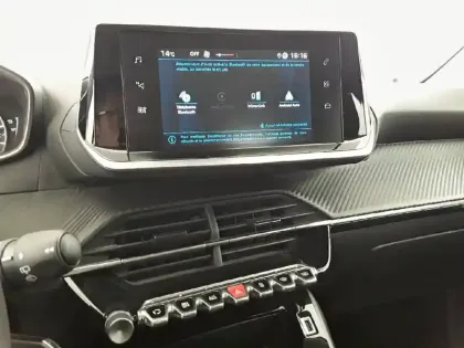 Photo 14 Peugeot 208  PureTech 75 S&S BVM5