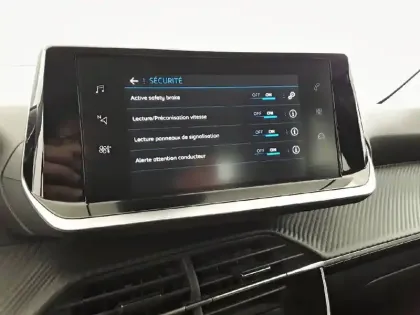 Photo 19 Peugeot 208  PureTech 75 S&S BVM5