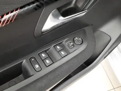 Photo 22 Peugeot 208  PureTech 75 S&S BVM5