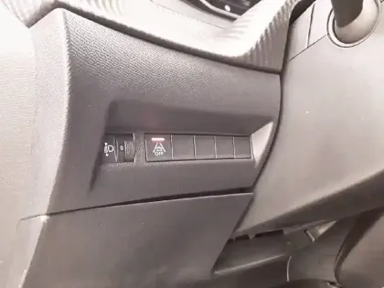 Photo 21 Peugeot 208  PureTech 75 S&S BVM5