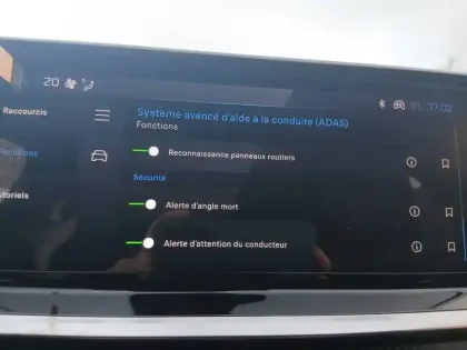 Photo 22 Peugeot 208  Hybrid 110 e-DCS6