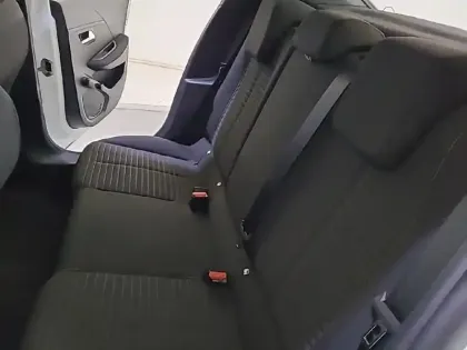 Photo 31 Peugeot 208  PureTech 75 S&S BVM5