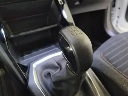 Photo 33 Peugeot 208  PureTech 75 S&S BVM5