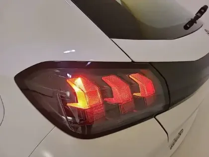 Photo 36 Peugeot 208  PureTech 75 S&S BVM5