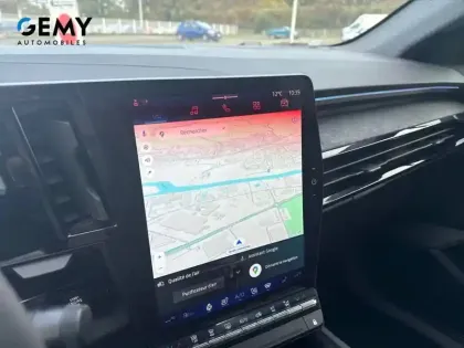 Photo 29 Renault Rafale  E-Tech full hybrid 200