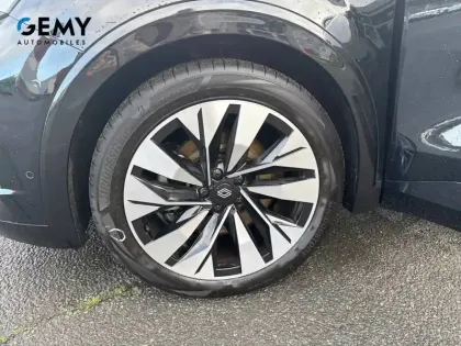 Photo 13 Renault Rafale  E-Tech full hybrid 200