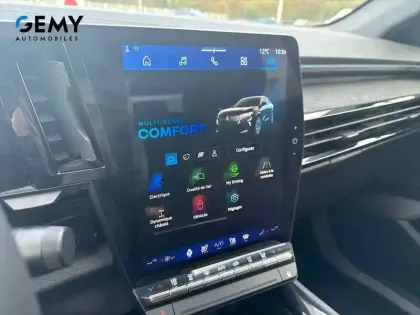 Photo 31 Renault Rafale  E-Tech full hybrid 200