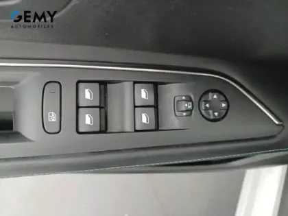 Photo 11 Peugeot 3008  Hybrid 225 e-EAT8