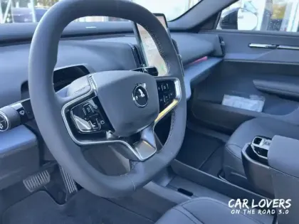 Photo 18 Volvo Ex30  Single 272 ch 1EDT