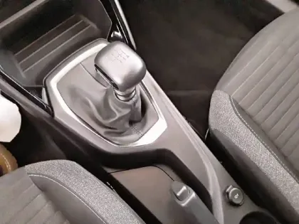 Photo 39 Peugeot 2008  PureTech 100 S&S BVM6