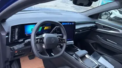 Photo 9 Renault Austral  E-Tech full hybrid 200 GSR2