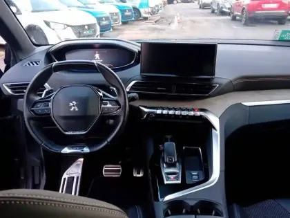 Photo 10 Peugeot 3008  PureTech 130ch S&S EAT8