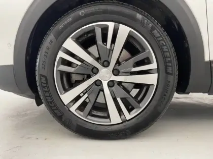 Photo 16 Peugeot 3008  Hybrid 225 e-EAT8