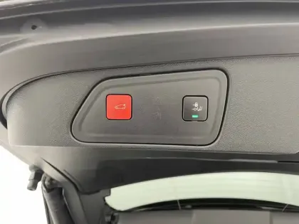 Photo 31 Peugeot 3008  Hybrid 225 e-EAT8